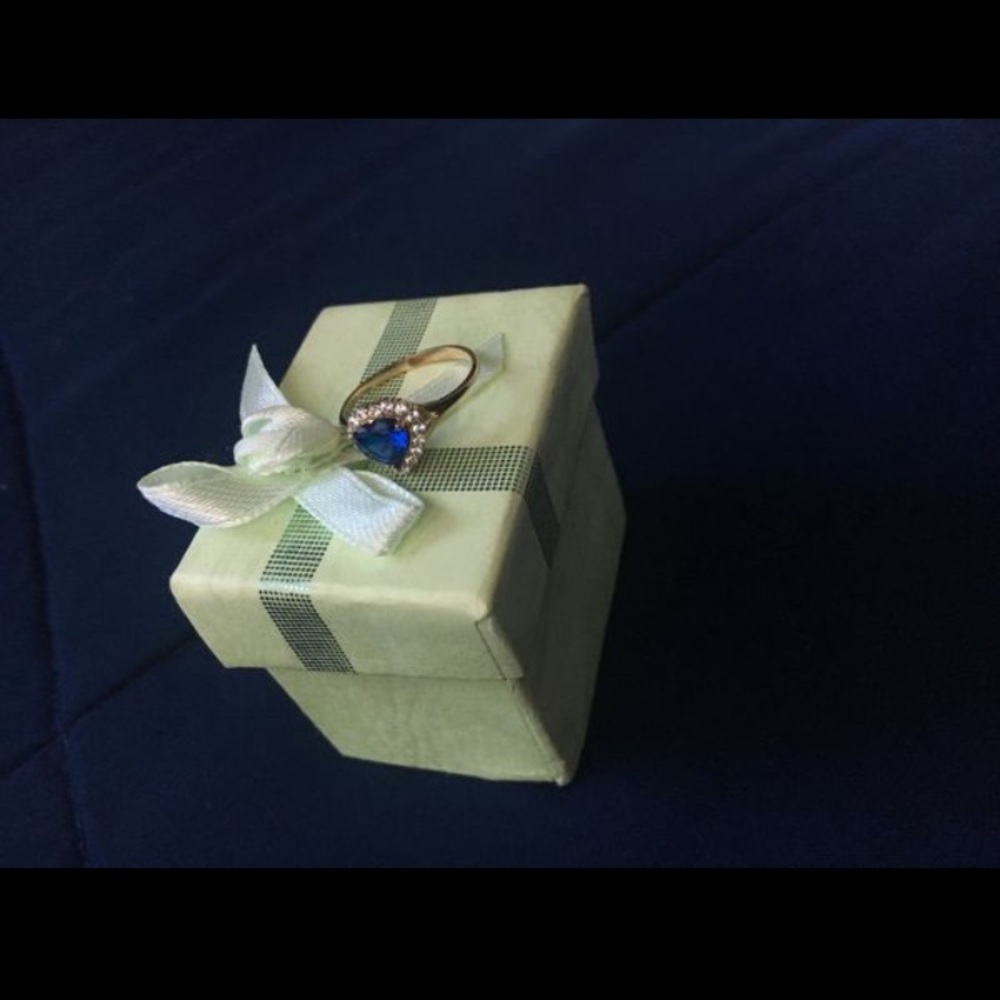 Gold ring - Picture 2 of 2